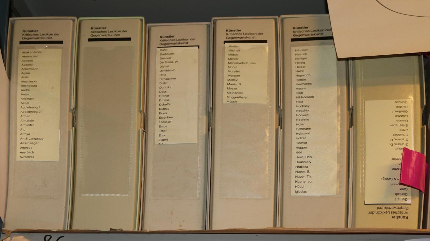 Große Abbildung Nr.21: 140-1132 Kritisches Lexikon: (Kunstwissenschaft)