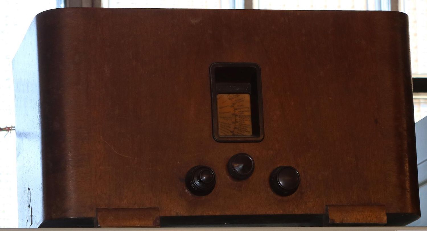 Große Abbildung Nr.4: 140-2792 Art Déco Radio-Sammlung.: (Varia, Technik)