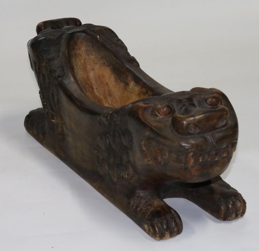 Große Abbildung Nr.3: 140-2856 Holzschale mit Tempelwächtern.: (Asiatika)
