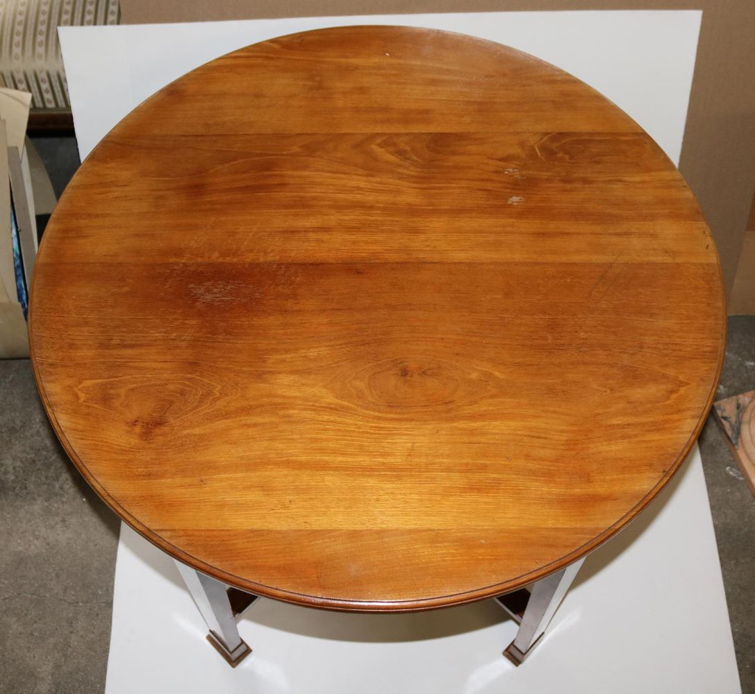 Große Abbildung Nr.2: 140-2976 Art-Deco Tisch mit vier Stühlen.: (Möbel, Tische)