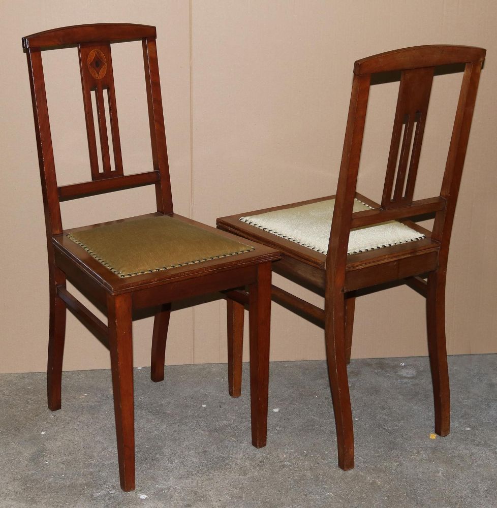 Große Abbildung Nr.4: 140-2976 Art-Deco Tisch mit vier Stühlen.: (Möbel, Tische)