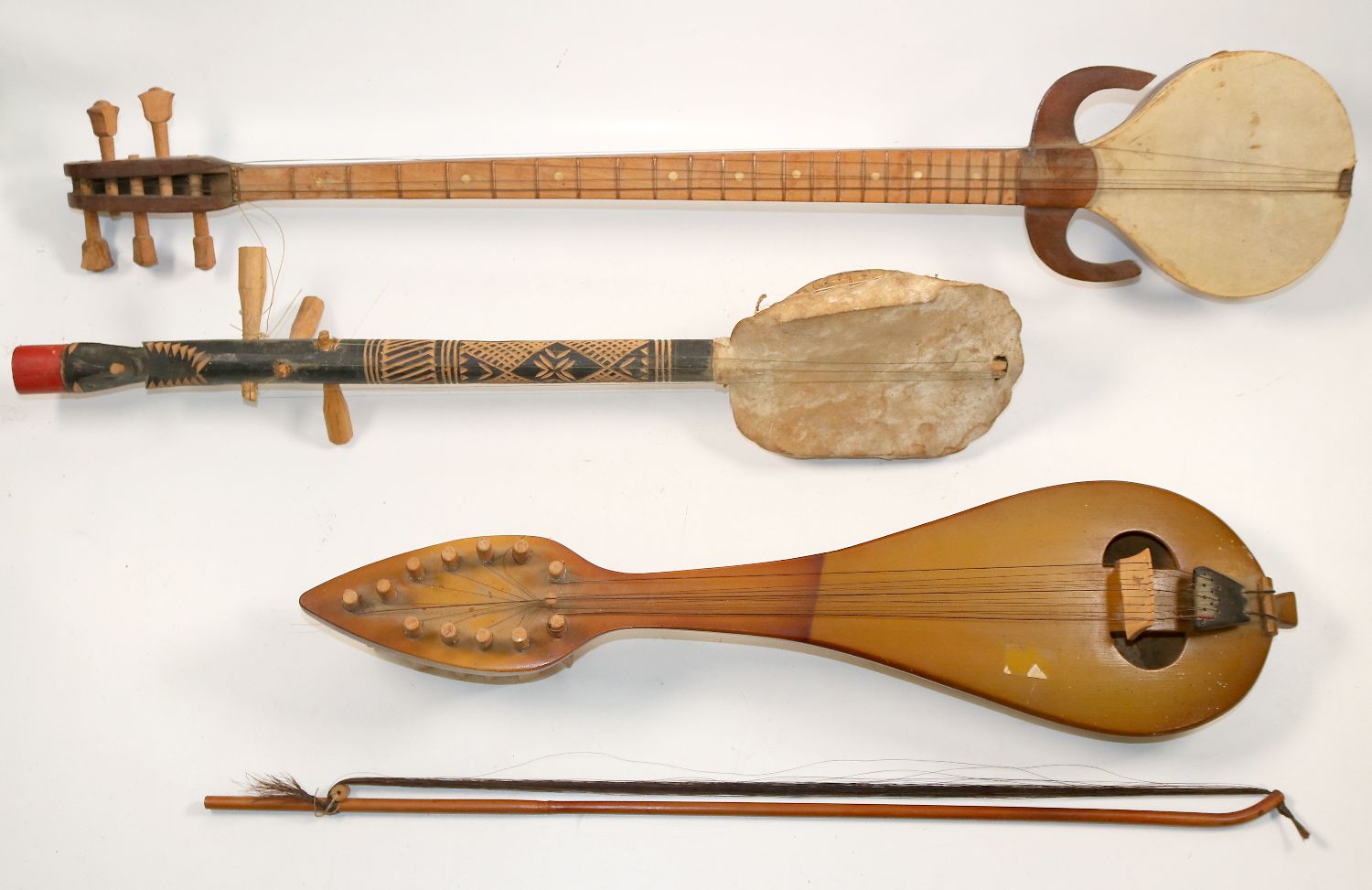 Große Abbildung Nr.1: 140-3014 Saiteninstrumente.: (Musikinstrumente)