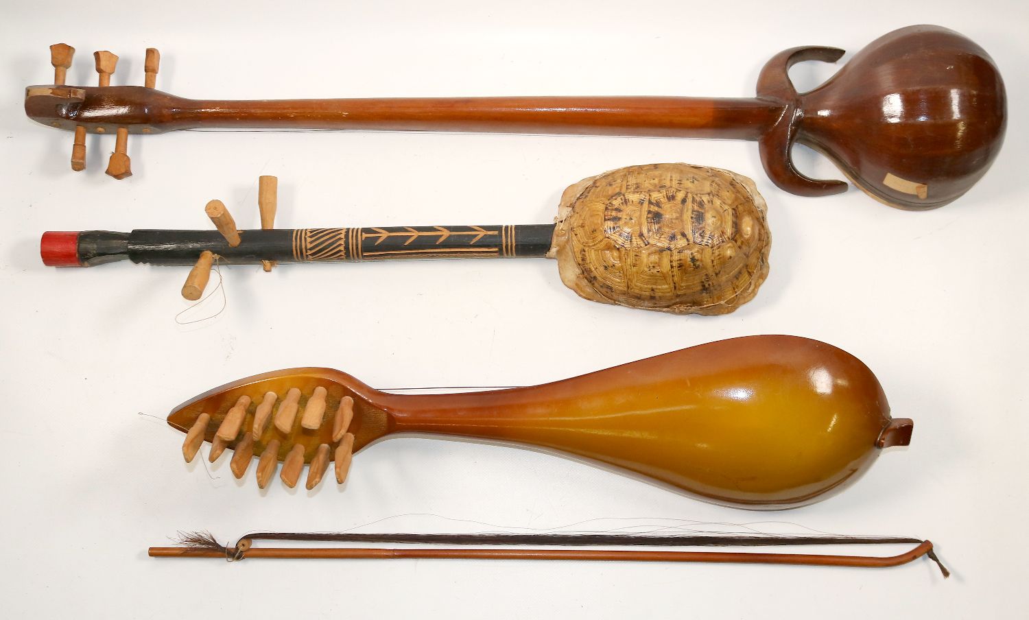 Große Abbildung Nr.2: 140-3014 Saiteninstrumente.: (Musikinstrumente)