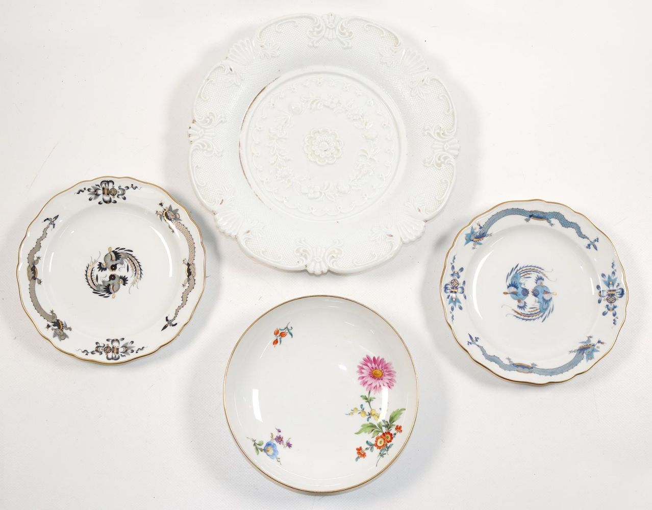 Große Abbildung Nr.1: 140-3048 Meissen vier Teller.: (Porzellan u. Keramik, Meissen)