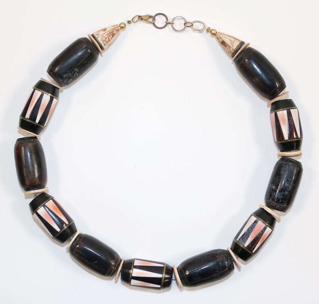 Große Abbildung Nr.1: 140-3102 Edelsteincolliers.: (Schmuck, Colliers)