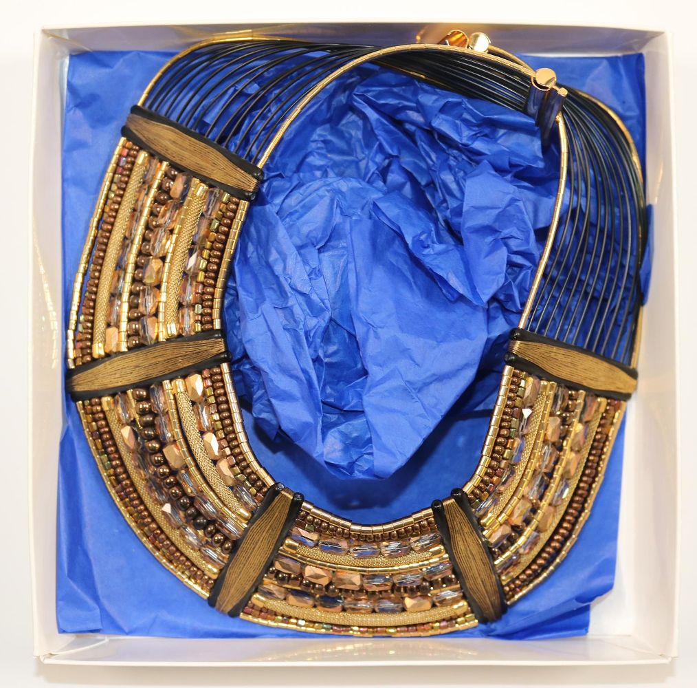 Große Abbildung Nr.2: 140-3109 Langani Stuttgart: (Schmuck, Colliers)