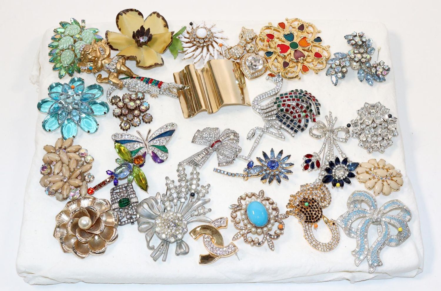 Große Abbildung Nr.4: 140-3128 Exzellente Sammlung: (Schmuck, Modeschmuck, 40er-50er Jahre)