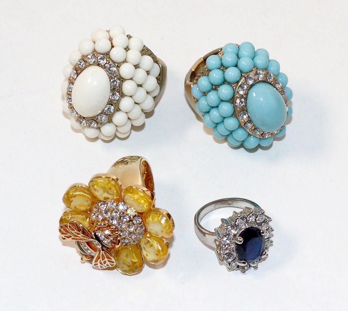 Große Abbildung Nr.5: 140-3128 Exzellente Sammlung: (Schmuck, Modeschmuck, 40er-50er Jahre)