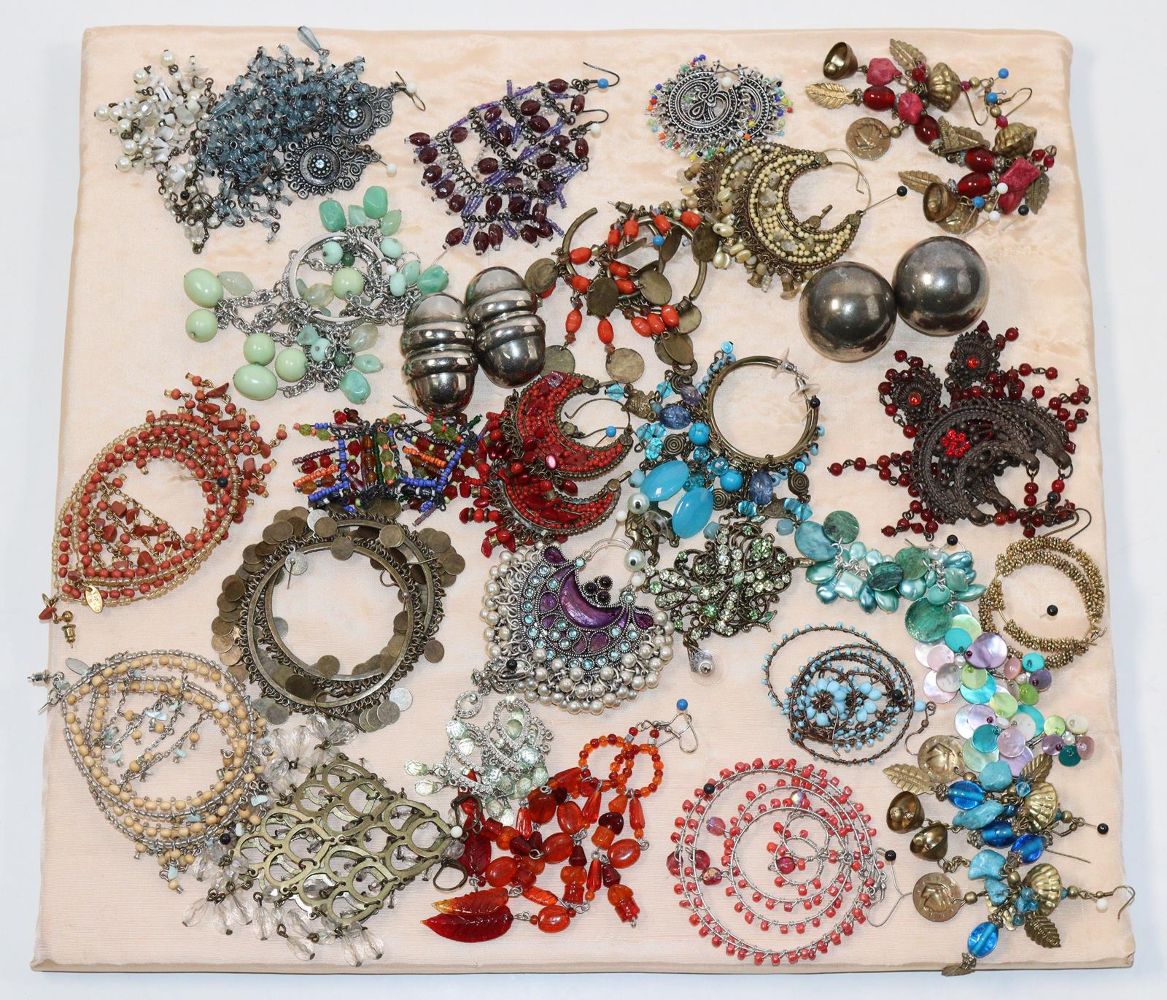 Große Abbildung Nr.9: 140-3131 Modeschmuck Ohrschmuck.: (Schmuck, Modeschmuck, 40er-50er Jahre)