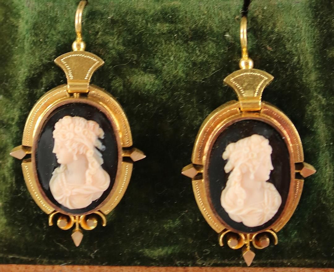 Große Abbildung Nr.2: 140-3142 Prächtige Kameenohrringe: (Schmuck, Ohrringe)
