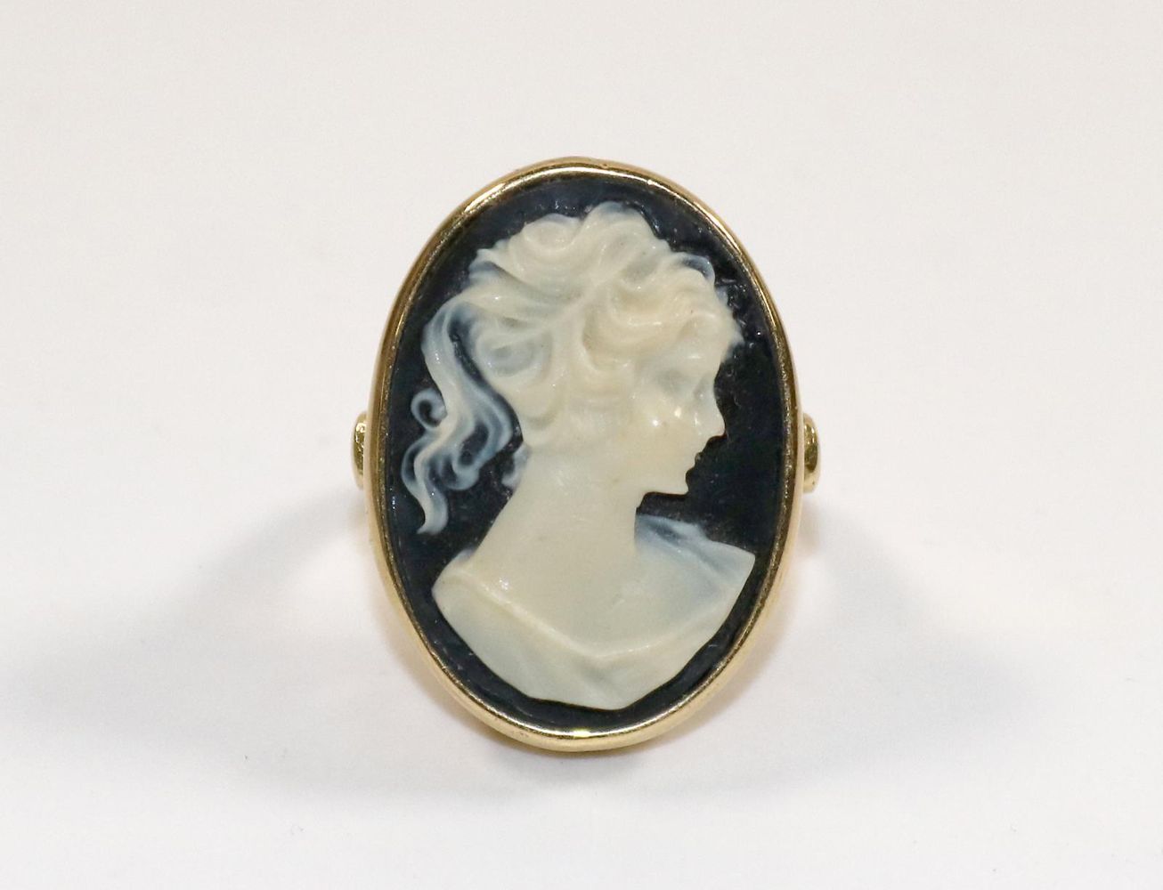 Große Abbildung Nr.2: 140-3156 Kameenring Gelbgold 18k.: (Schmuck, Ringe)