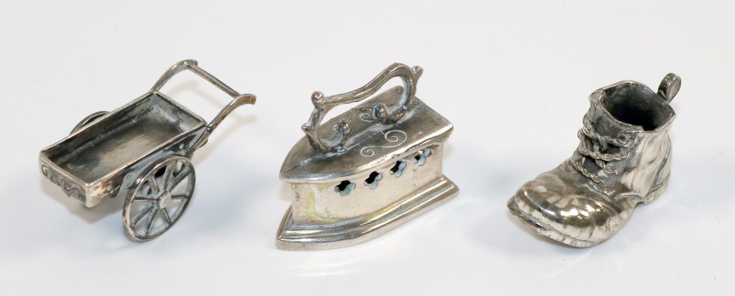 Große Abbildung Nr.1: 140-3203 Bügeleisen, Schuh: (Silber, Miniaturen)