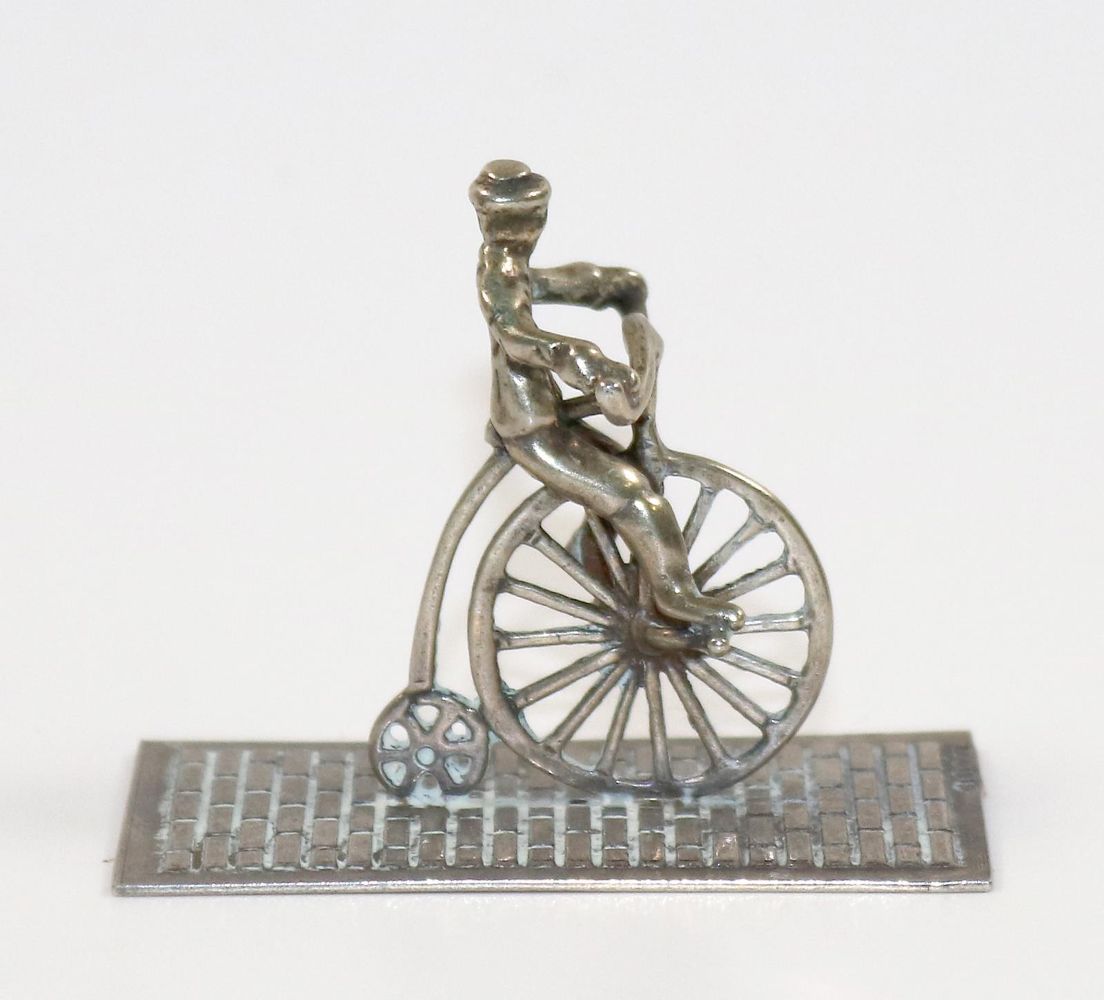 Große Abbildung Nr.2: 140-3207 Hochradfahrer.: (Silber, Miniaturen)