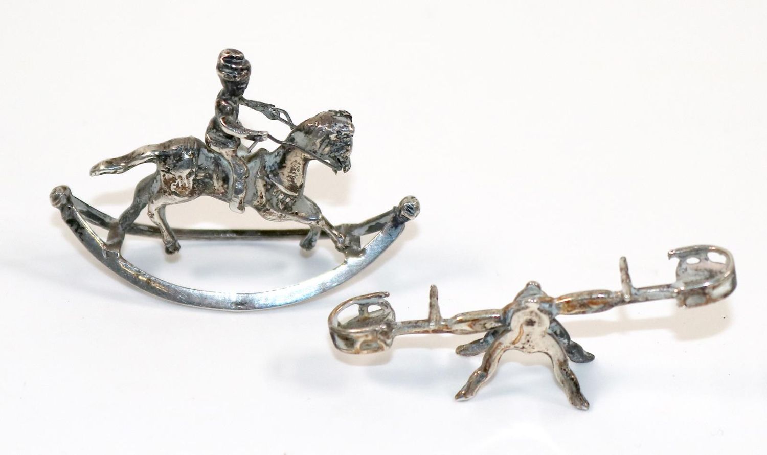 Große Abbildung Nr.1: 140-3221 Schaukelpferd: (Silber, Miniaturen)