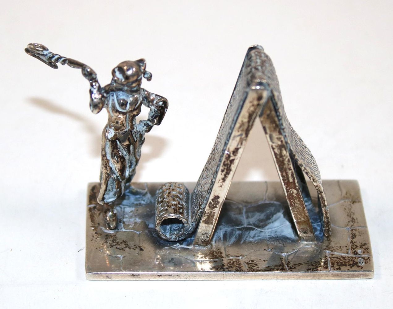 Große Abbildung Nr.1: 140-3229 Teppichklopferin.: (Silber, Miniaturen)