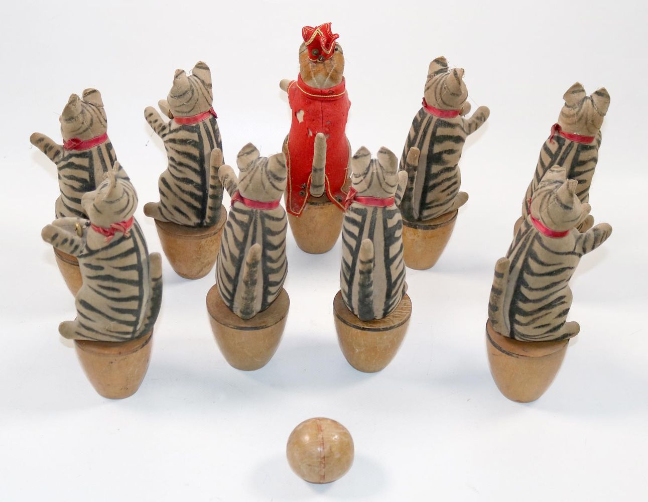 Große Abbildung Nr.3: 140-3307 Steiff Katzen Kegelspiel: (Spielzeug)