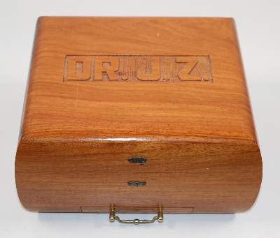 Bild Nr.1: 140-2717 Humidor in Edelholz.: (Varia)