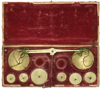 Bild Nr.1: 140-2803 Apothekerwaage: (Varia, Waagen)