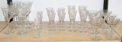 Bild Nr.3: 140-2915 Französische Trinkgläser: (Glas)