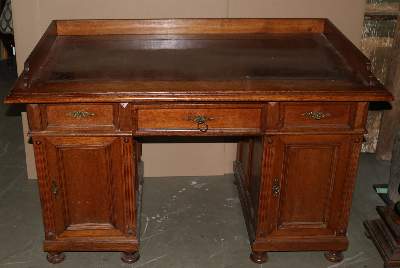 Bild Nr.3: 140-2957 Schreibtisch um 1900.: (Möbel, Schreibtische)