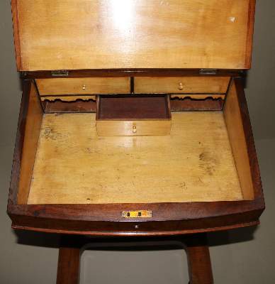 Bild Nr.4: 140-2979 Bureau Ecritoire.: (Möbel, Tische)