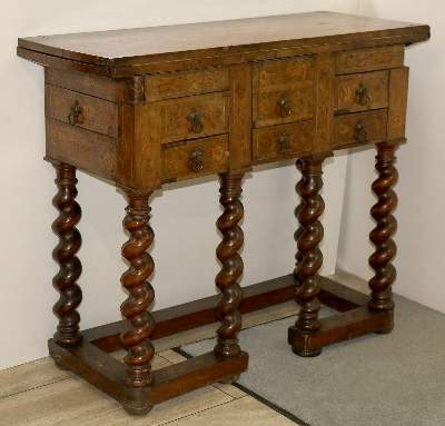 Bild Nr.2: 140-2988 Verwandlungs-Schreibtisch: (Möbel, Tische)