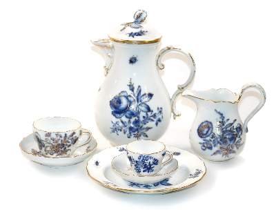 Bild Nr.1: 140-3047 Meissen umfangreiches: (Porzellan u. Keramik, Meissen)