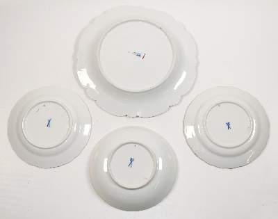 Bild Nr.2: 140-3048 Meissen vier Teller.: (Porzellan u. Keramik, Meissen)