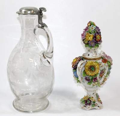 Bild Nr.2: 140-3052 Plauen prächtige Henkelvase: (Porzellan u. Keramik)
