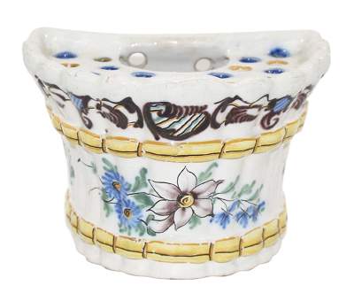 Bild Nr.1: 140-3065 Wandvase, süddeutsch, um 1780.: (Porzellan u. Keramik)