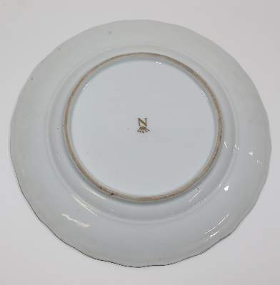 Bild Nr.3: 140-3066 Wappenteller Capodimonte: (Porzellan u. Keramik)