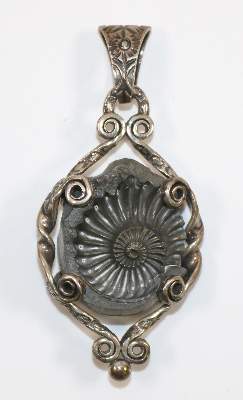 Bild Nr.1: 140-3072 Helmut von Kleist.: (Schmuck, Anhänger)