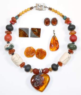 Bild Nr.1: 140-3078 Bernsteinschmuck.: (Schmuck)