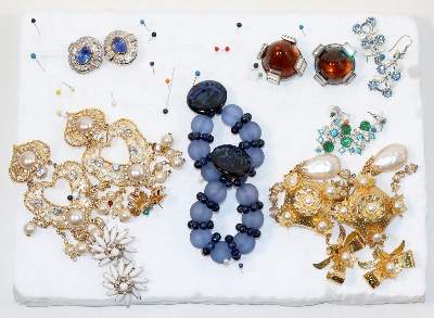Bild Nr.8: 140-3131 Modeschmuck Ohrschmuck.: (Schmuck, Modeschmuck, 40er-50er Jahre)