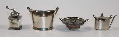 Bild Nr.2: 140-3214 Küchenutensilien: (Silber, Miniaturen)