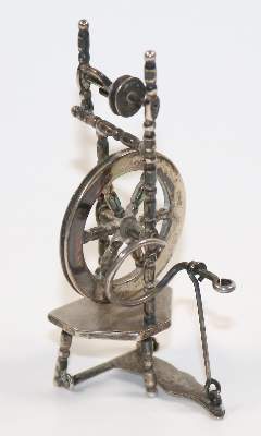 Bild Nr.2: 140-3226 Spinnrad.: (Silber, Miniaturen)