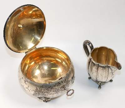 Bild Nr.2: 140-3253 Zuckerdose u. Milchkännchen: (Silber, Tischdekoration)