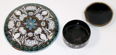 Große Abbildung Nr.2: 141-2470 Deckeldose und Kerzenhalter.: (Varia, Emaille, Limoges)