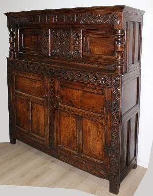 Große Abbildung Nr.1: 141-2649 Hallenschrank norddeutsch um 1700: (Möbel)