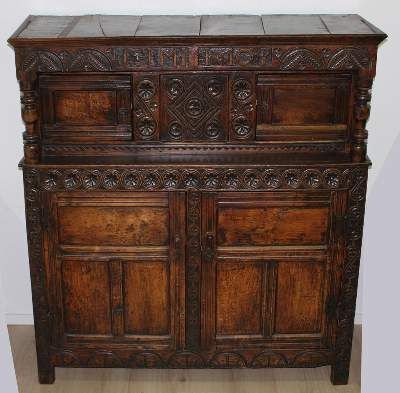 Große Abbildung Nr.7: 141-2649 Hallenschrank norddeutsch um 1700: (Möbel)