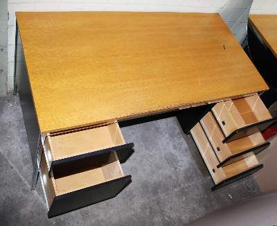 Große Abbildung Nr.2: 141-2660 Knoll International,: (Möbel, Schreibtische)