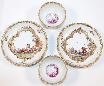 Große Abbildung Nr.2: 141-2745 2 Koppchen und Untertassen mit Kauffahrteiszenen: (Porzellan u. Keramik, Meissen)