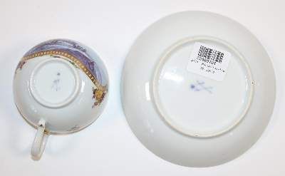 Große Abbildung Nr.2: 141-2749 Marcolini-Tasse mit Untertasse: (Porzellan u. Keramik, Meissen)