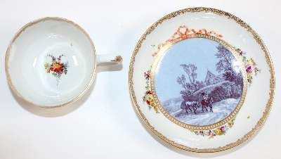 Große Abbildung Nr.3: 141-2749 Marcolini-Tasse mit Untertasse: (Porzellan u. Keramik, Meissen)