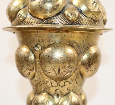 Große Abbildung Nr.4: 141-2858 Bedeutender Ananaspokal.: (Silber)