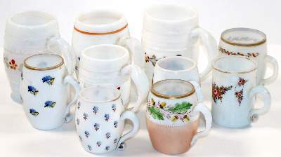 Bild Nr.1: 141-2639 Milchglaskrüge.: (Glas)