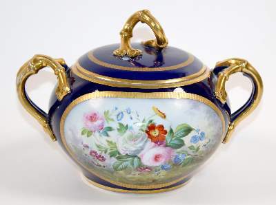 Bild Nr.1: 141-2718 Bonboniere mit Blumenmalerei.: (Porzellan u. Keramik)