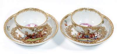 Bild Nr.1: 141-2745 2 Koppchen und Untertassen mit Kauffahrteiszenen: (Porzellan u. Keramik, Meissen)