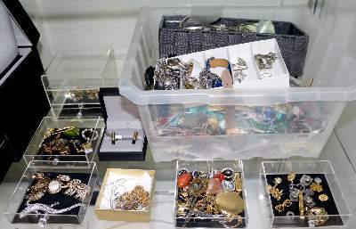 Bild Nr.2: 141-2810 Gold-, Silber-: (Schmuck)