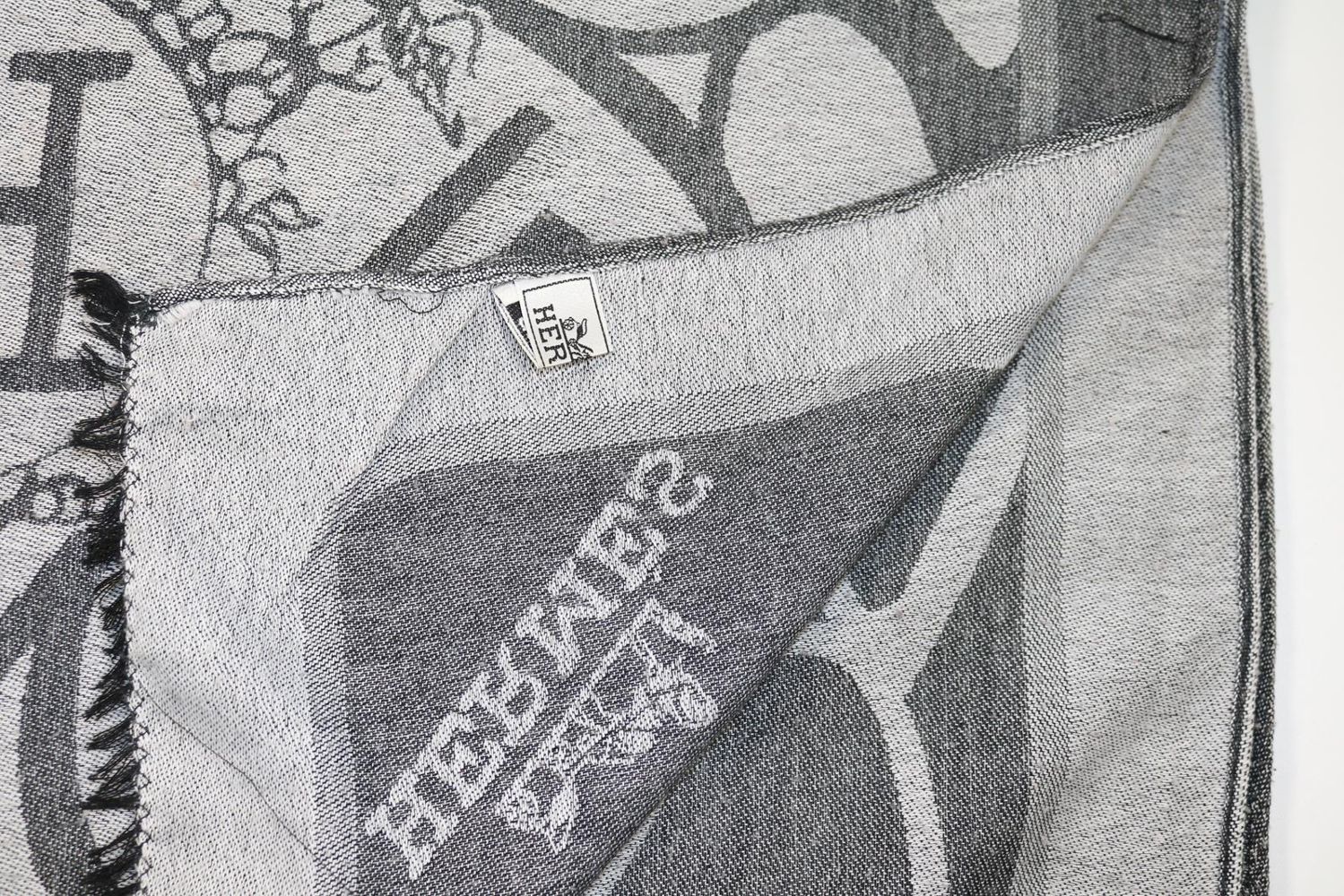 Große Abbildung Nr.4: 142-1282 Hermès Paris: (Aktuelle Mode - Lifestyle - Vintage)